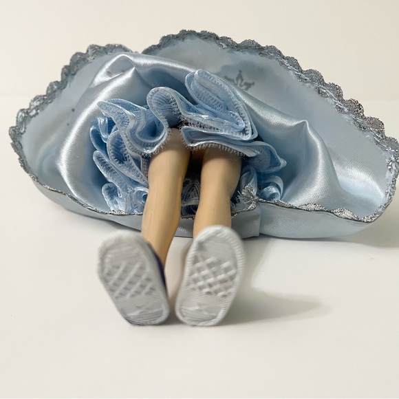 Snow Queen Lottie Doll Arklu - Picture 9 of 16